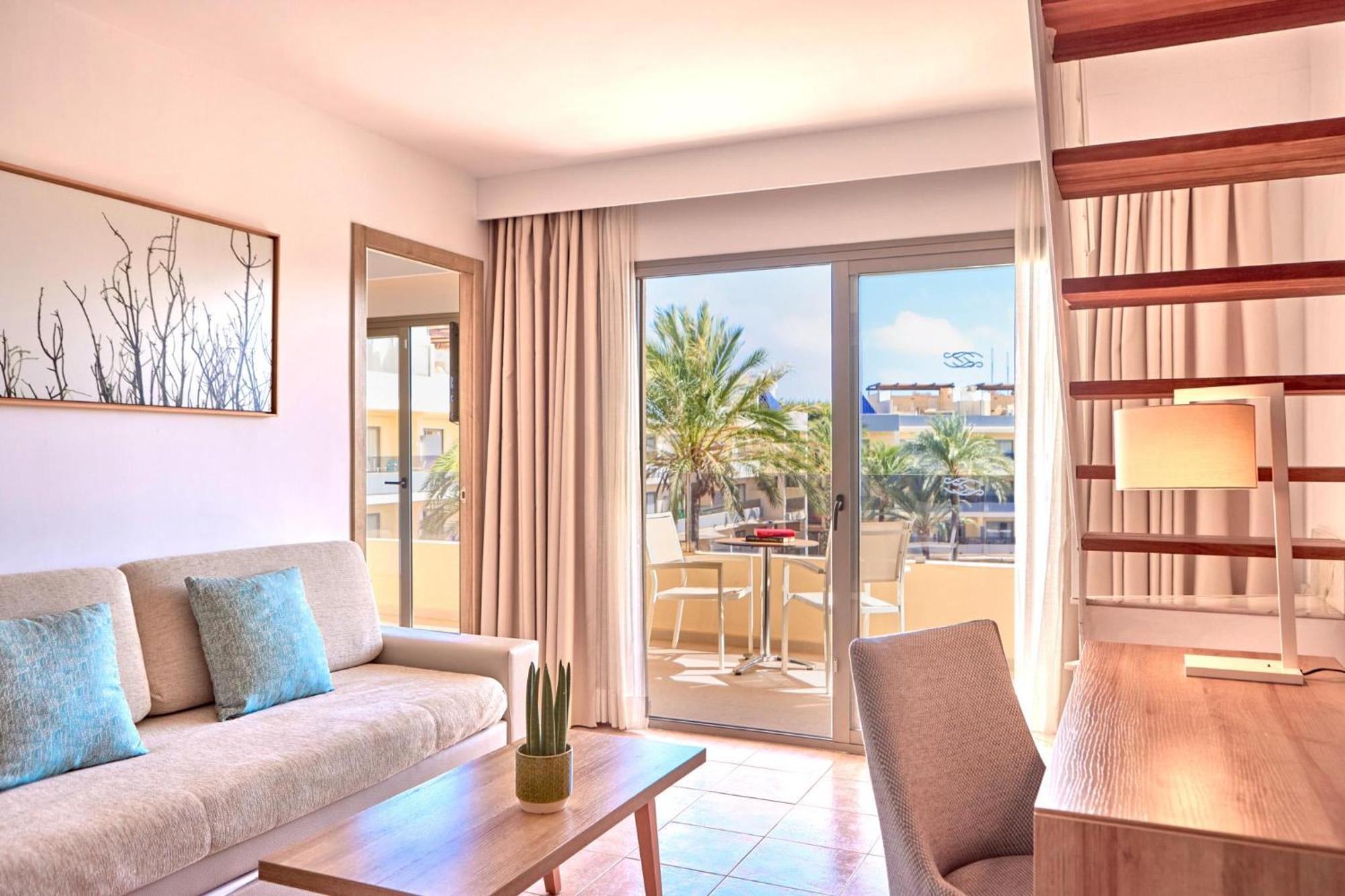 Zafiro Palmanova Aparthotel Luaran gambar