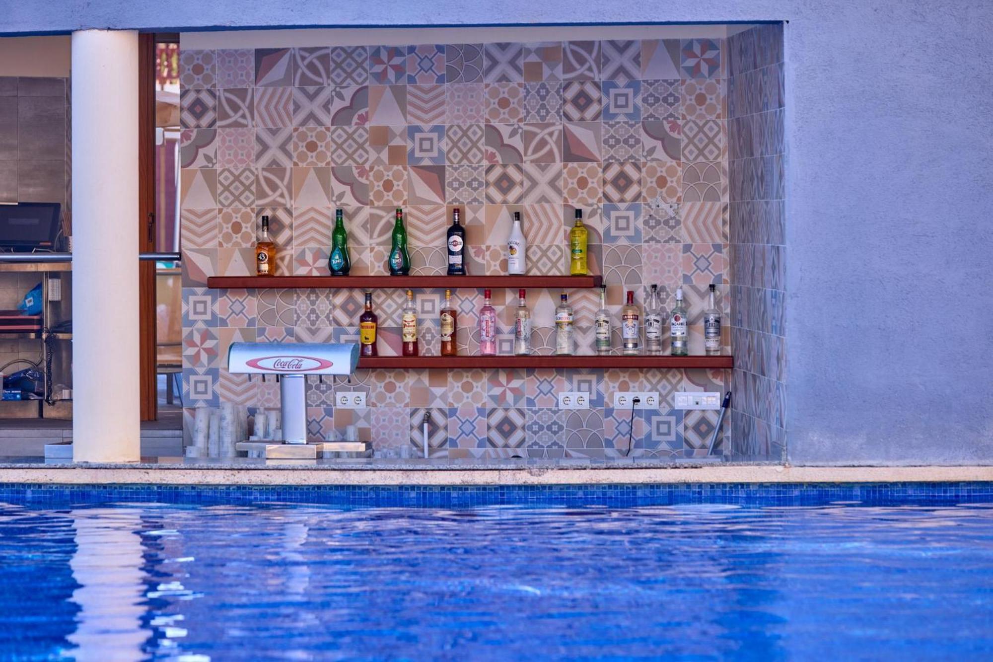 Zafiro Palmanova Aparthotel Luaran gambar