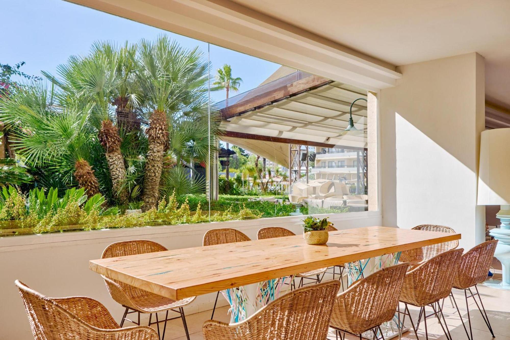 Zafiro Palmanova Aparthotel Luaran gambar