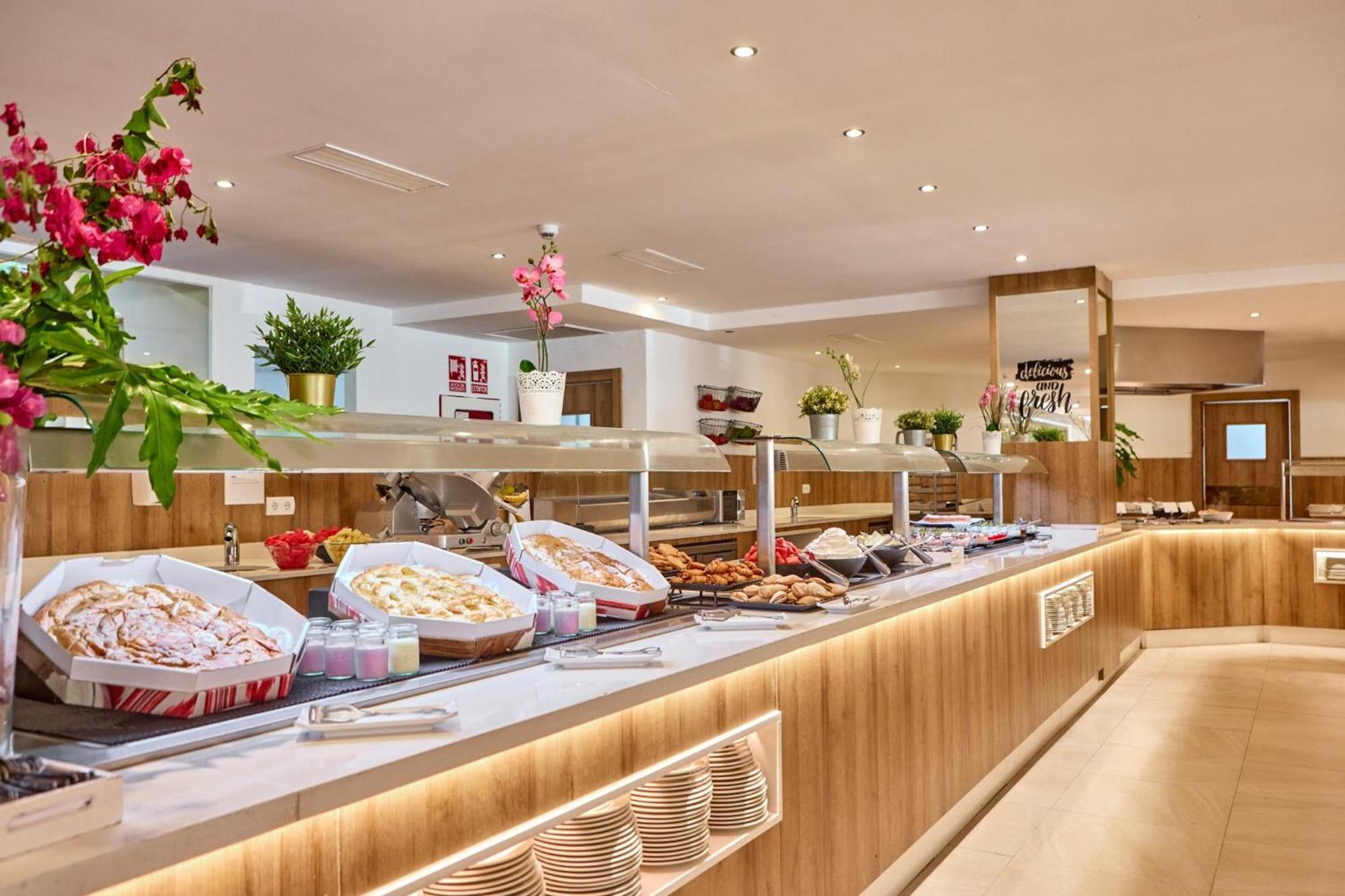 Zafiro Palmanova Aparthotel Luaran gambar