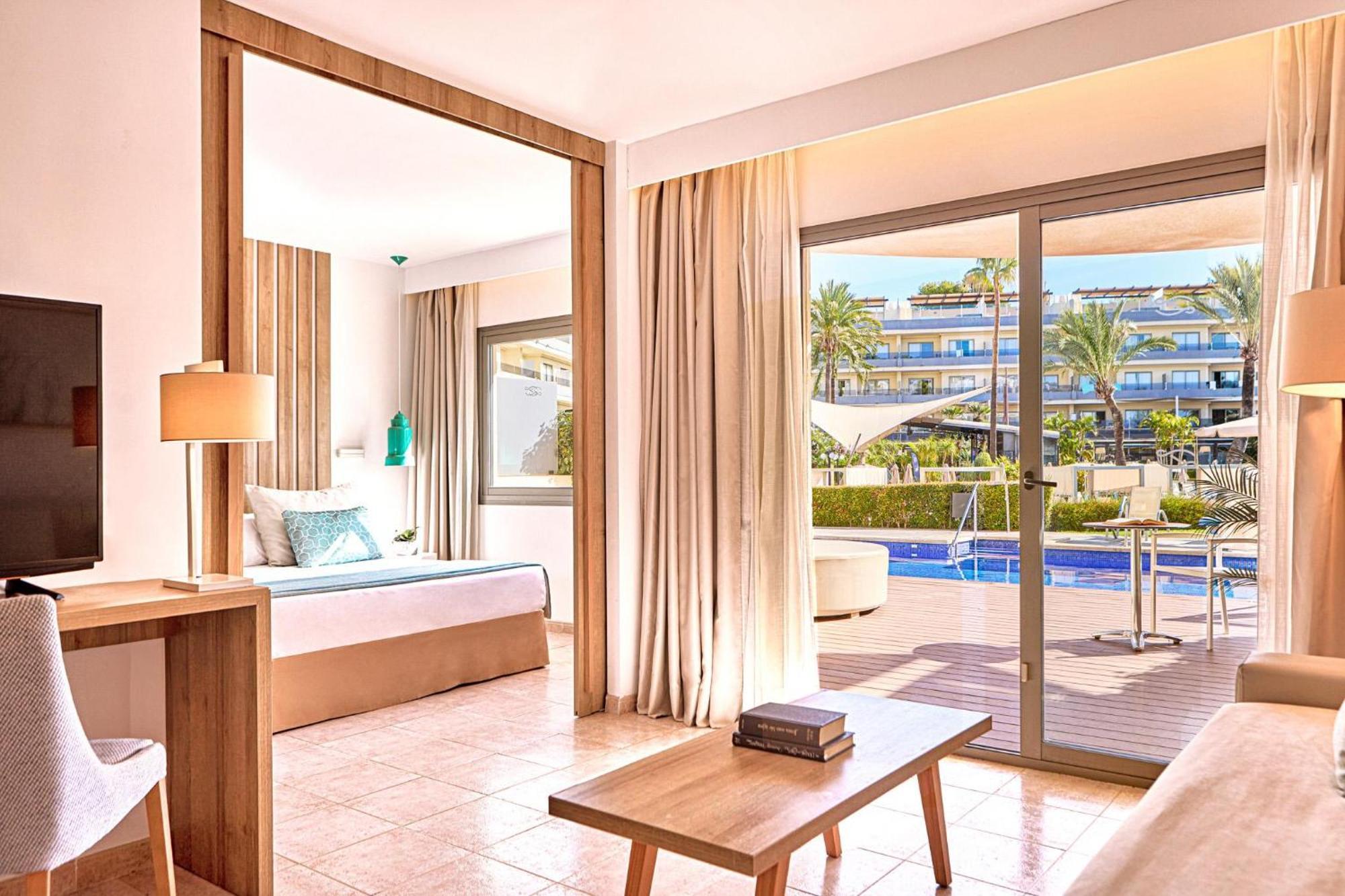 Zafiro Palmanova Aparthotel Luaran gambar