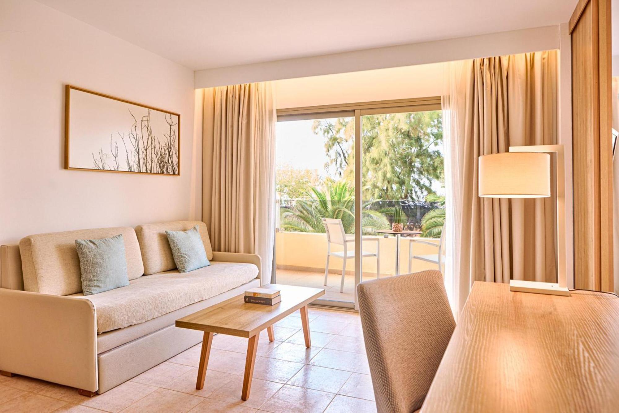 Zafiro Palmanova Aparthotel Luaran gambar