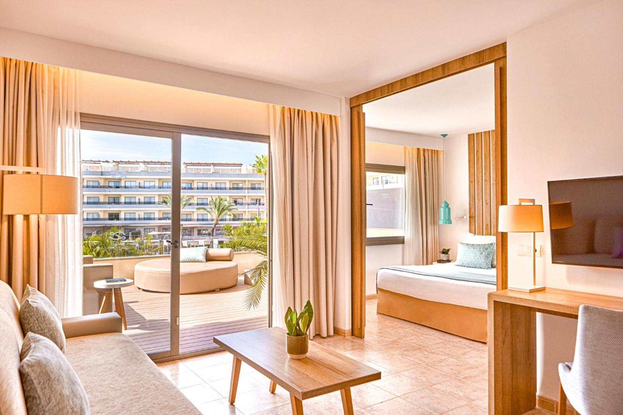 Zafiro Palmanova Aparthotel Luaran gambar