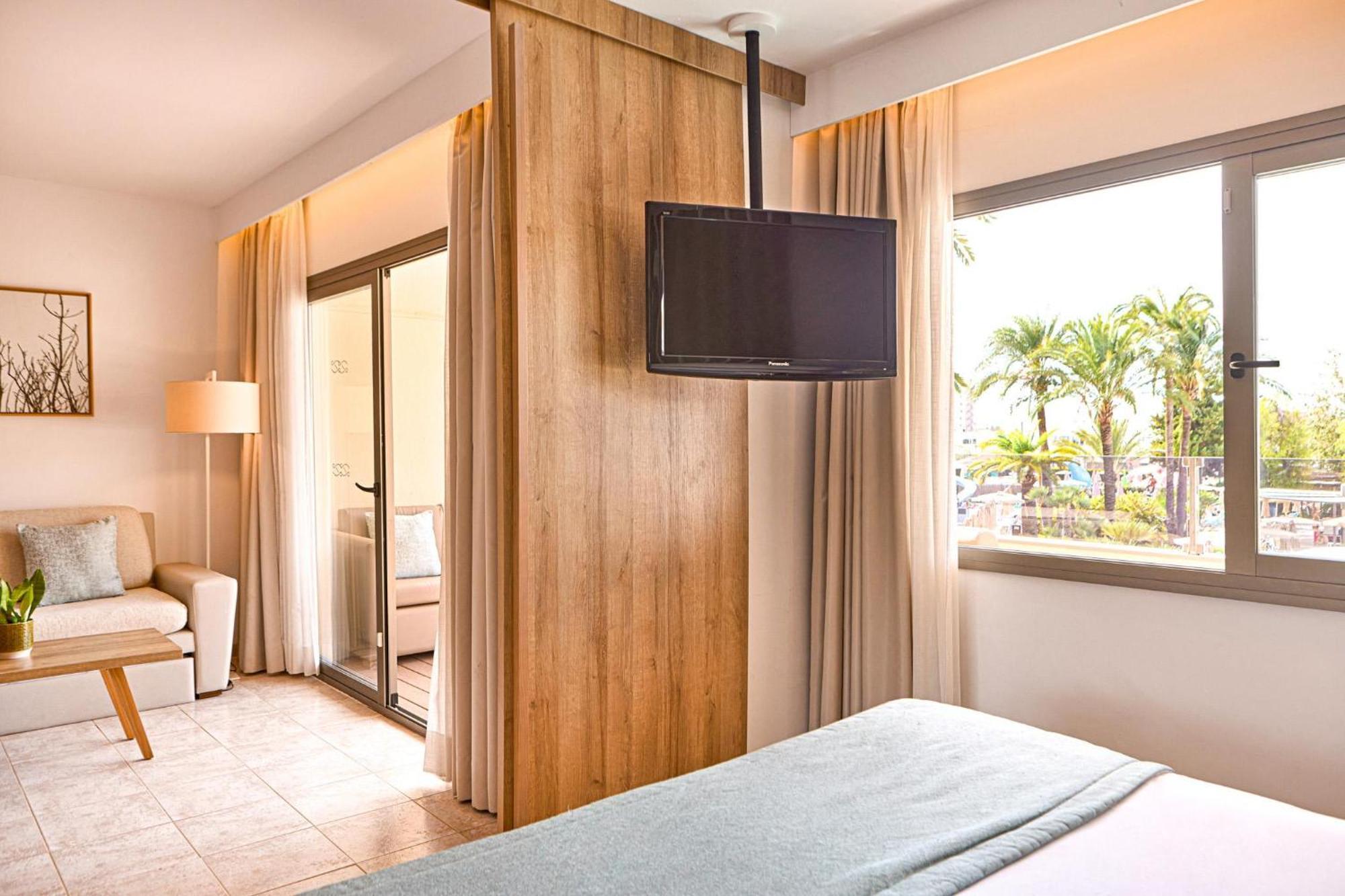 Zafiro Palmanova Aparthotel Luaran gambar