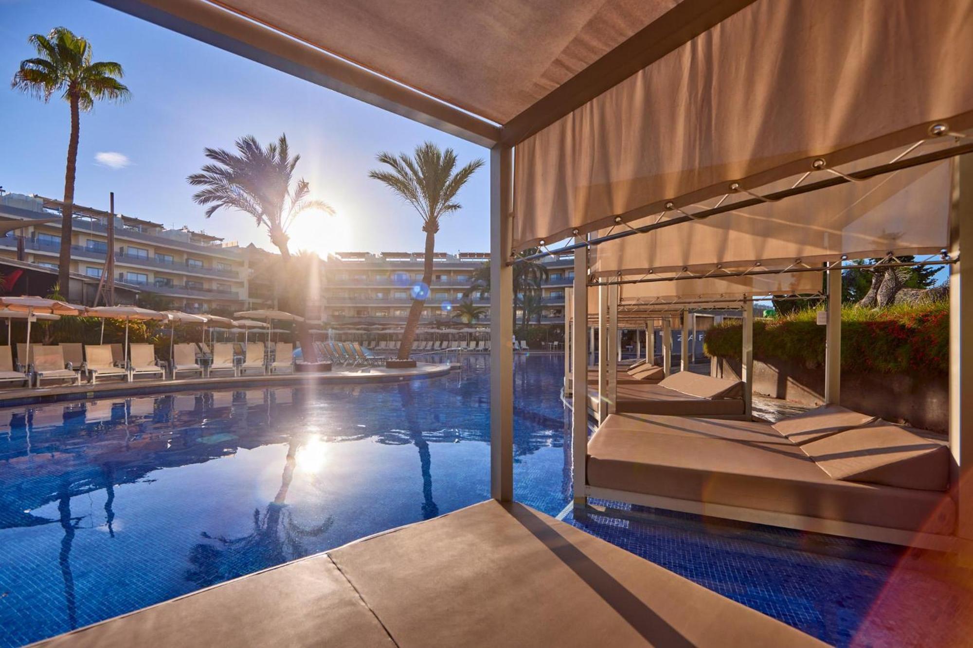 Zafiro Palmanova Aparthotel Luaran gambar